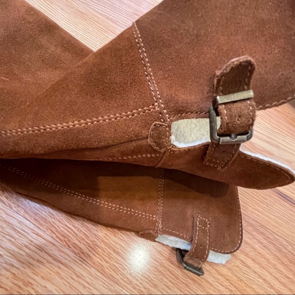 *SOLD* Bjorndal Lyndall Suede Boots size 9 - Picture 5 of 8